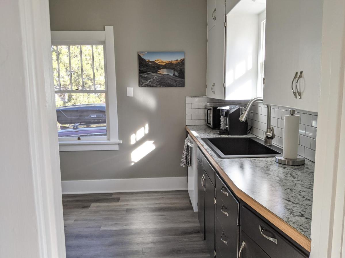 The Lewis House-Upper Level-A Peaceful Spot! Διαμέρισμα Laramie Εξωτερικό φωτογραφία